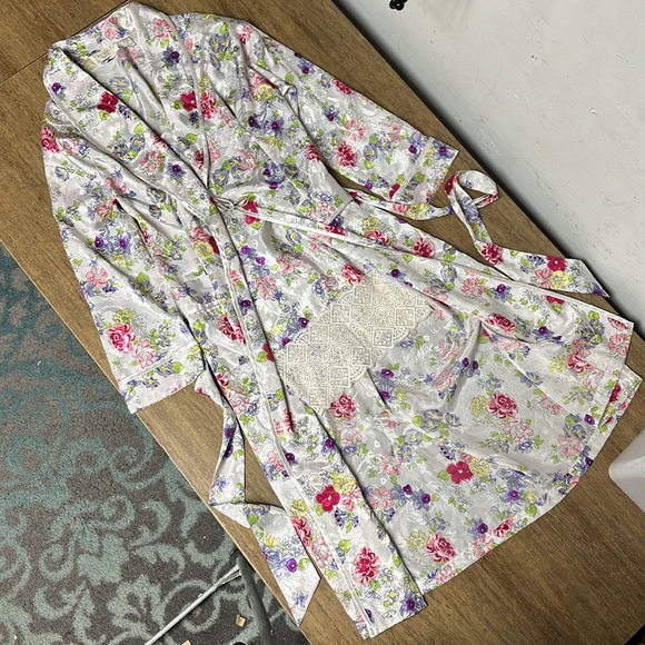 Victoria’s Secret great shape vintage gold label nighty robe matching set - Picture 7 of 15